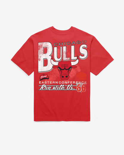 CHICAGO BULLS UNDER BAR '47 FOUNDATION TEE RED